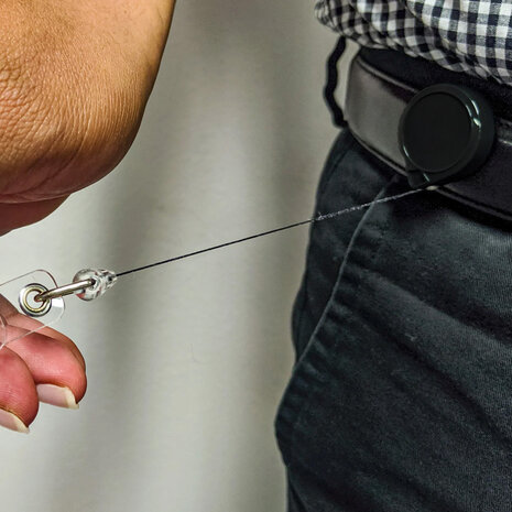 Key-Bak uittrekbare pashouder blauw of wit. De kleur in de opmerking vermelden.