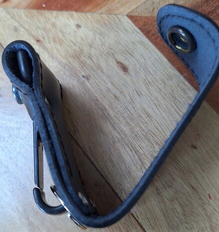 Riemclip sleutelhanger in Leer 